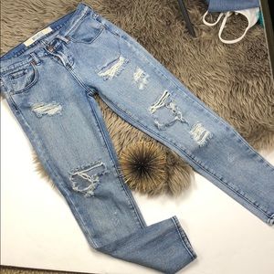 Brandy Melville distressed boyfriend jeans